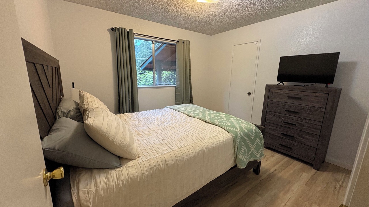 Photo of Bedroom in Oakhurst
