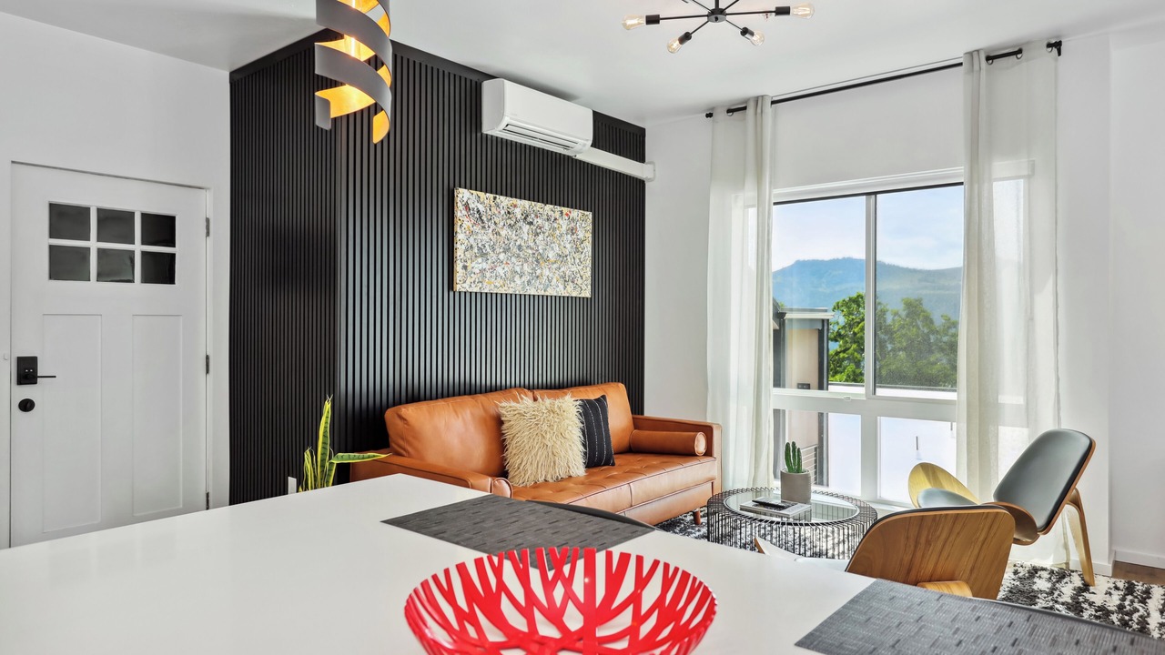 Photo of Livingroom in White Salmon