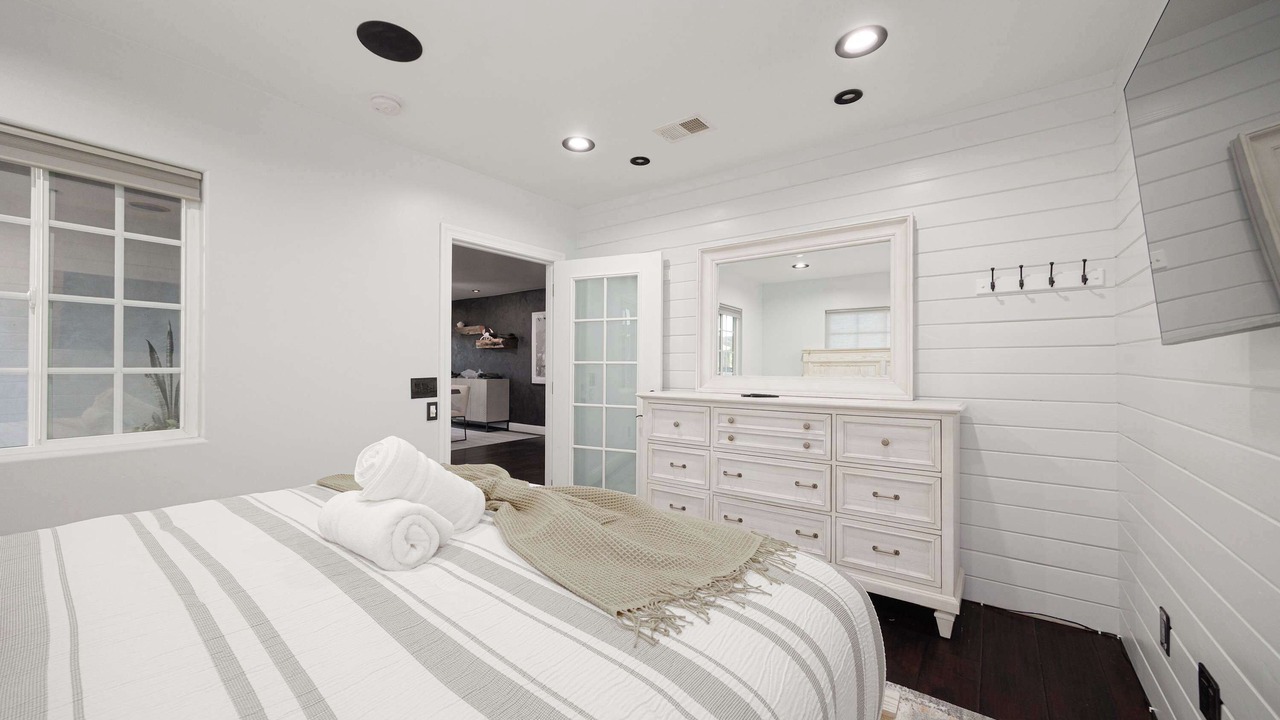 Photo of Bedroom in Bay Park