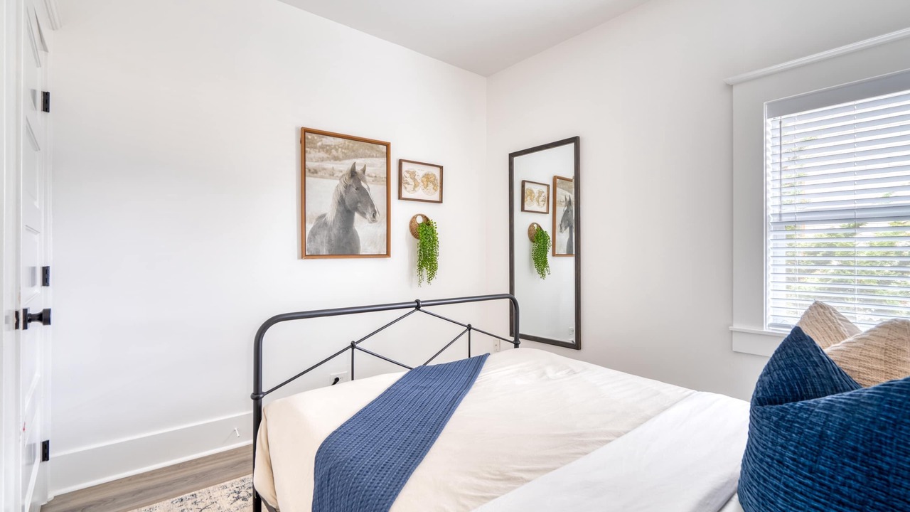Photo of Bedroom in King