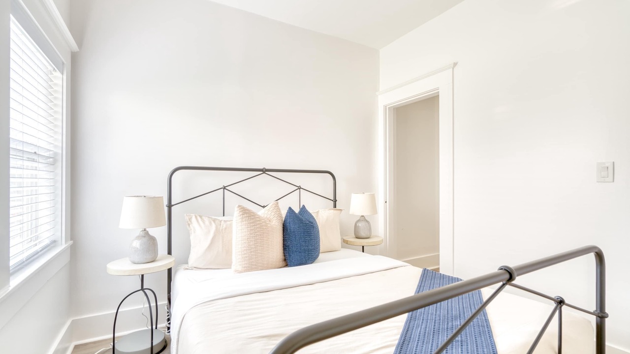 Photo of Bedroom in King