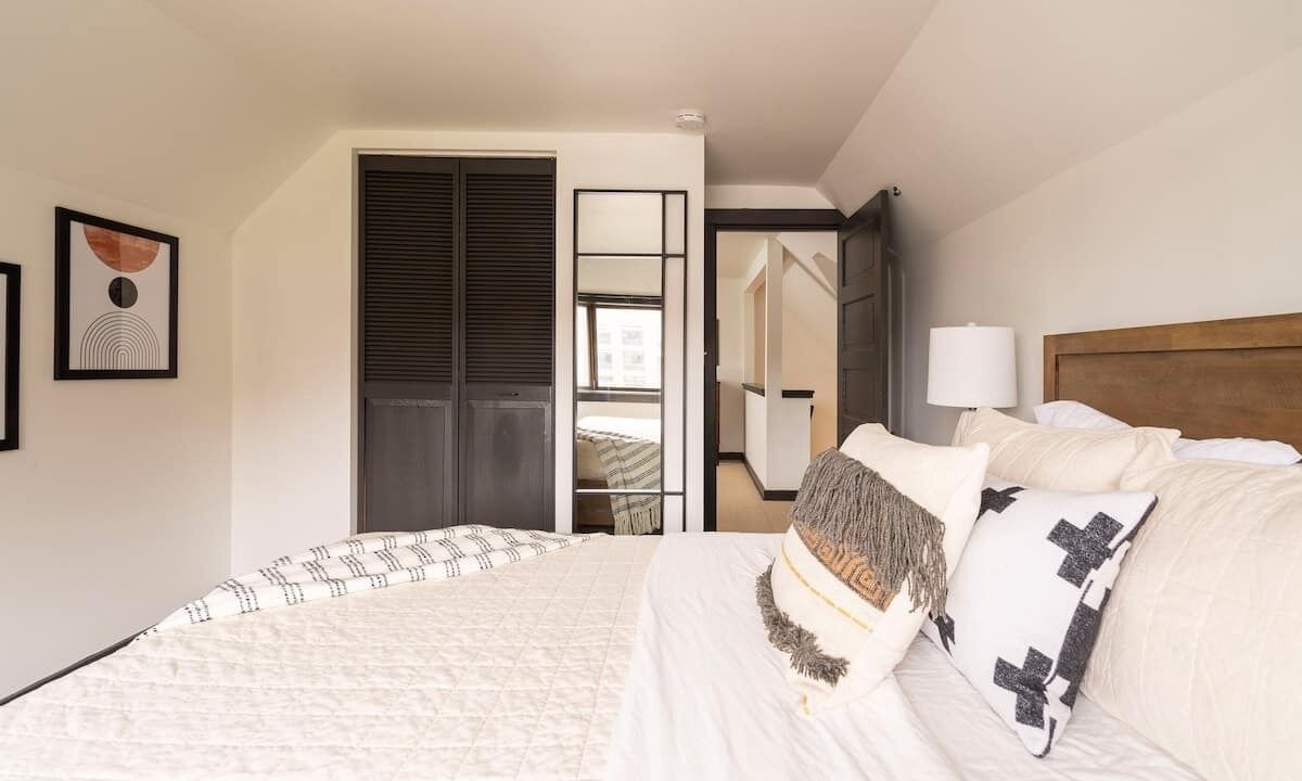 Photo of Bedroom in Uptown