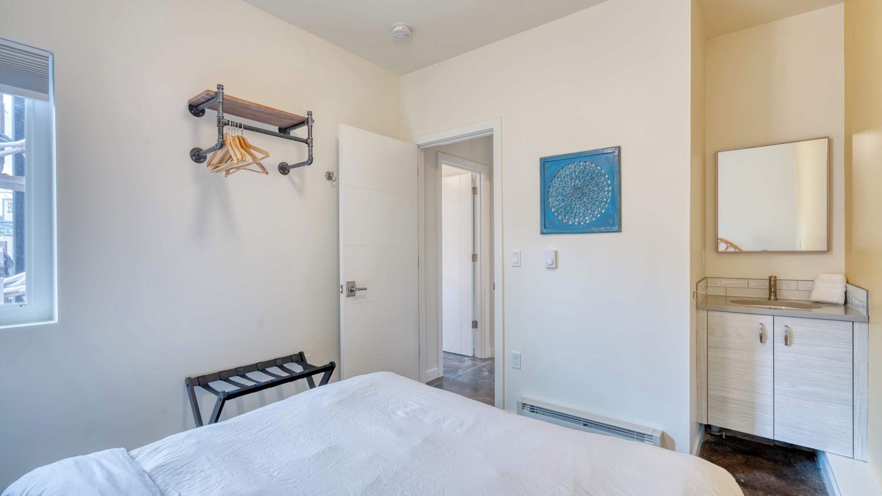 Photo of Bedroom in Hosford-Abernethy