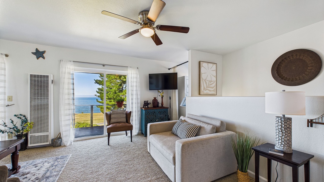 Photo of Livingroom in Shelter Cove