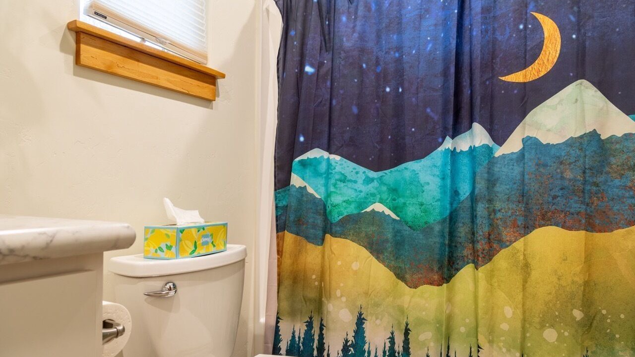 Photo of Bathroom in Sisters