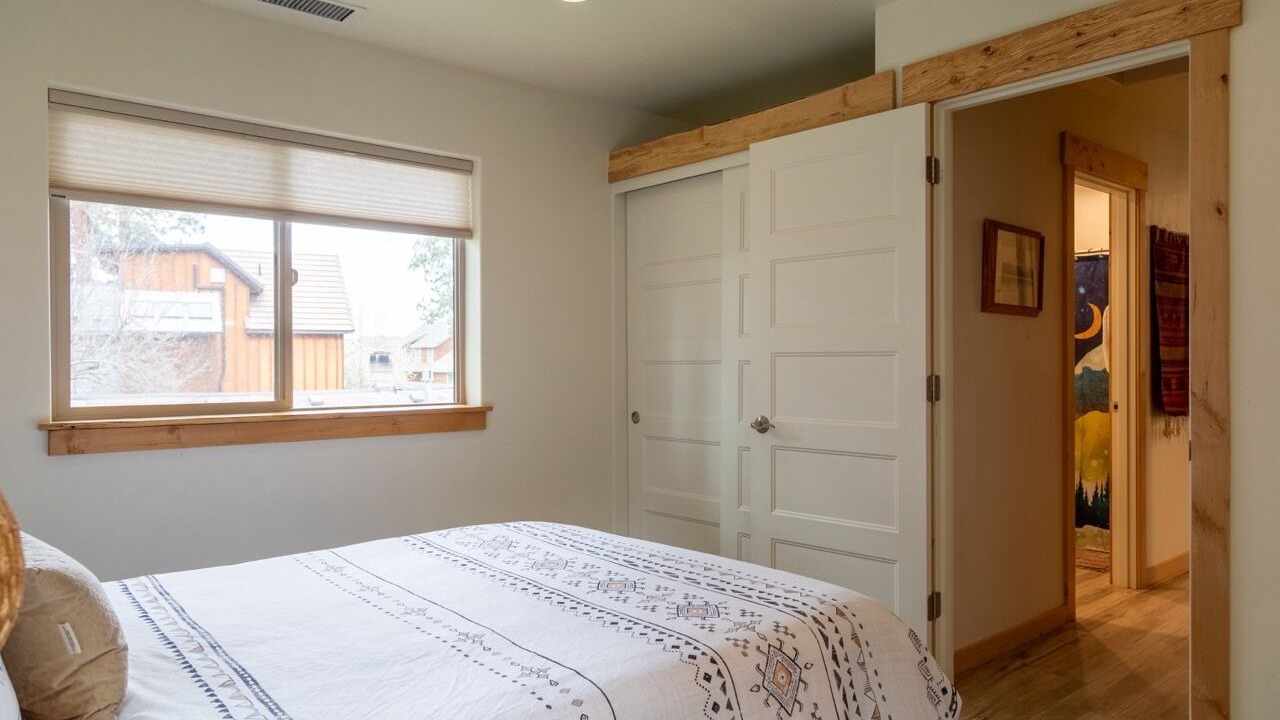 Photo of Bedroom in Sisters