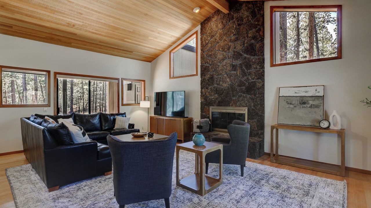 Photo of Livingroom in Black Butte Ranch
