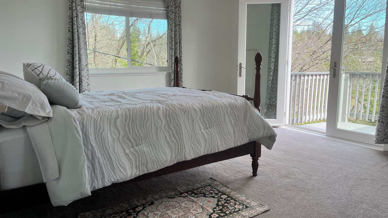 Photo of Bedroom in Alta Sierra