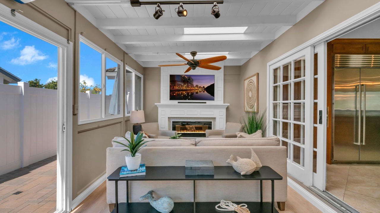 Photo of Livingroom in Allied Gardens