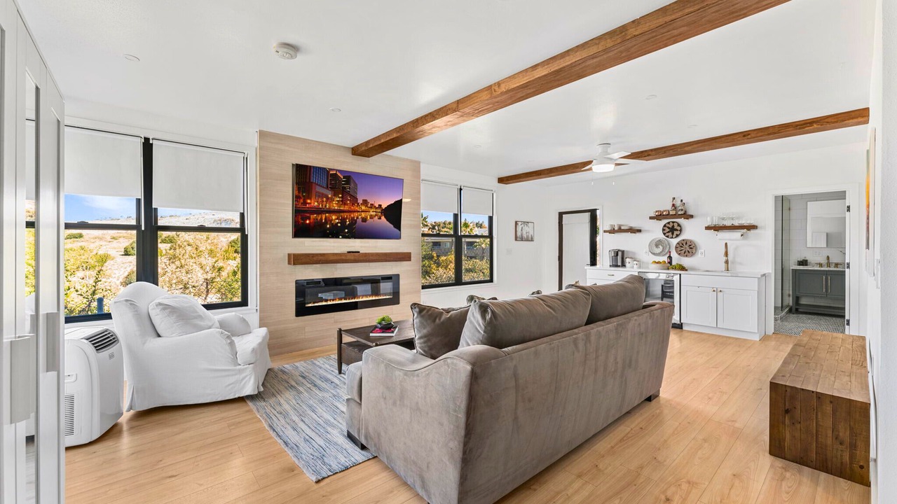 Photo of Livingroom in Allied Gardens