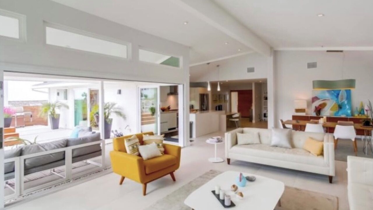 Photo of Livingroom in La Jolla Mesa