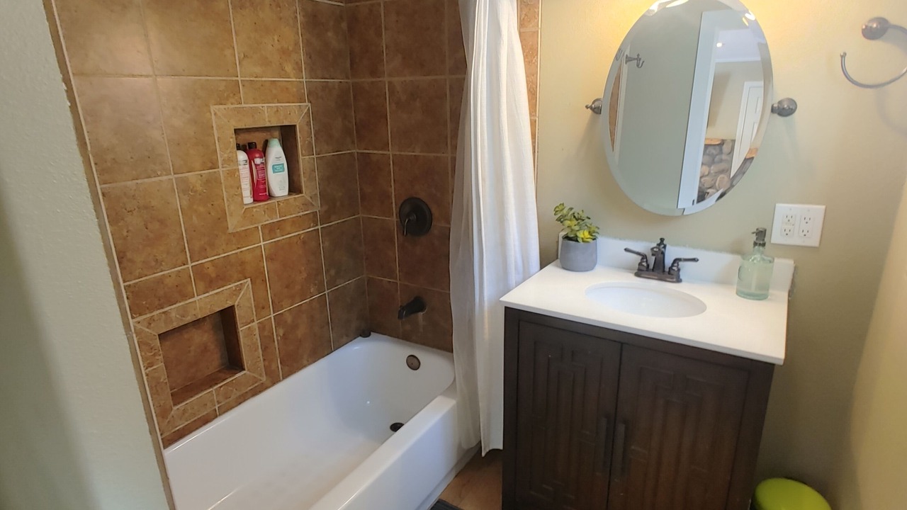 Photo of Bathroom in Green Valley Lake