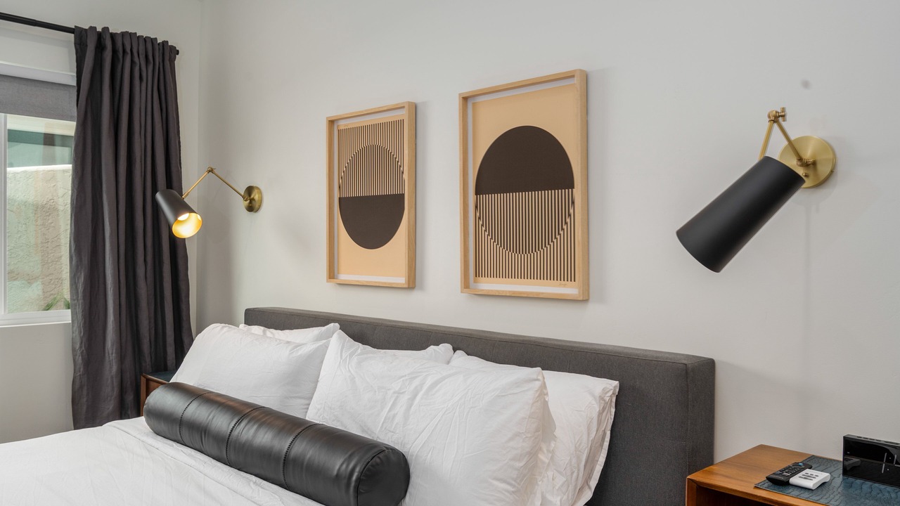 Photo of Bedroom in Cardiff-by-the-Sea