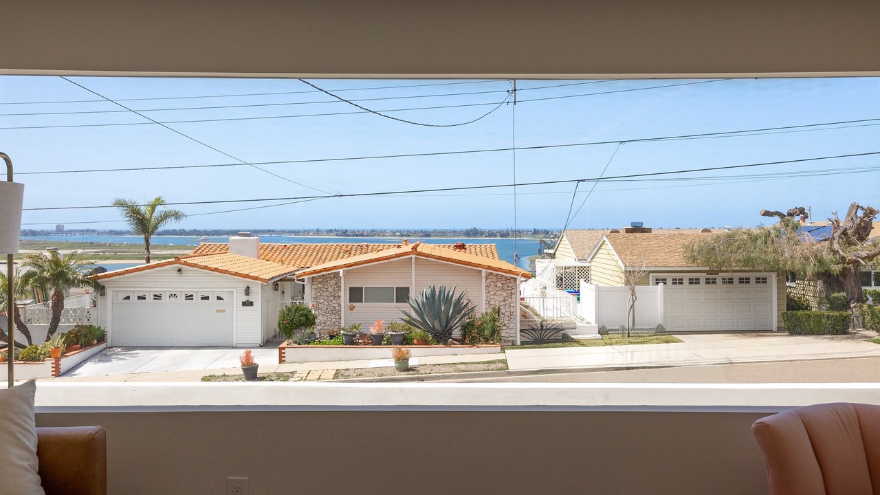 Photo of Bedroom in Bay Park
