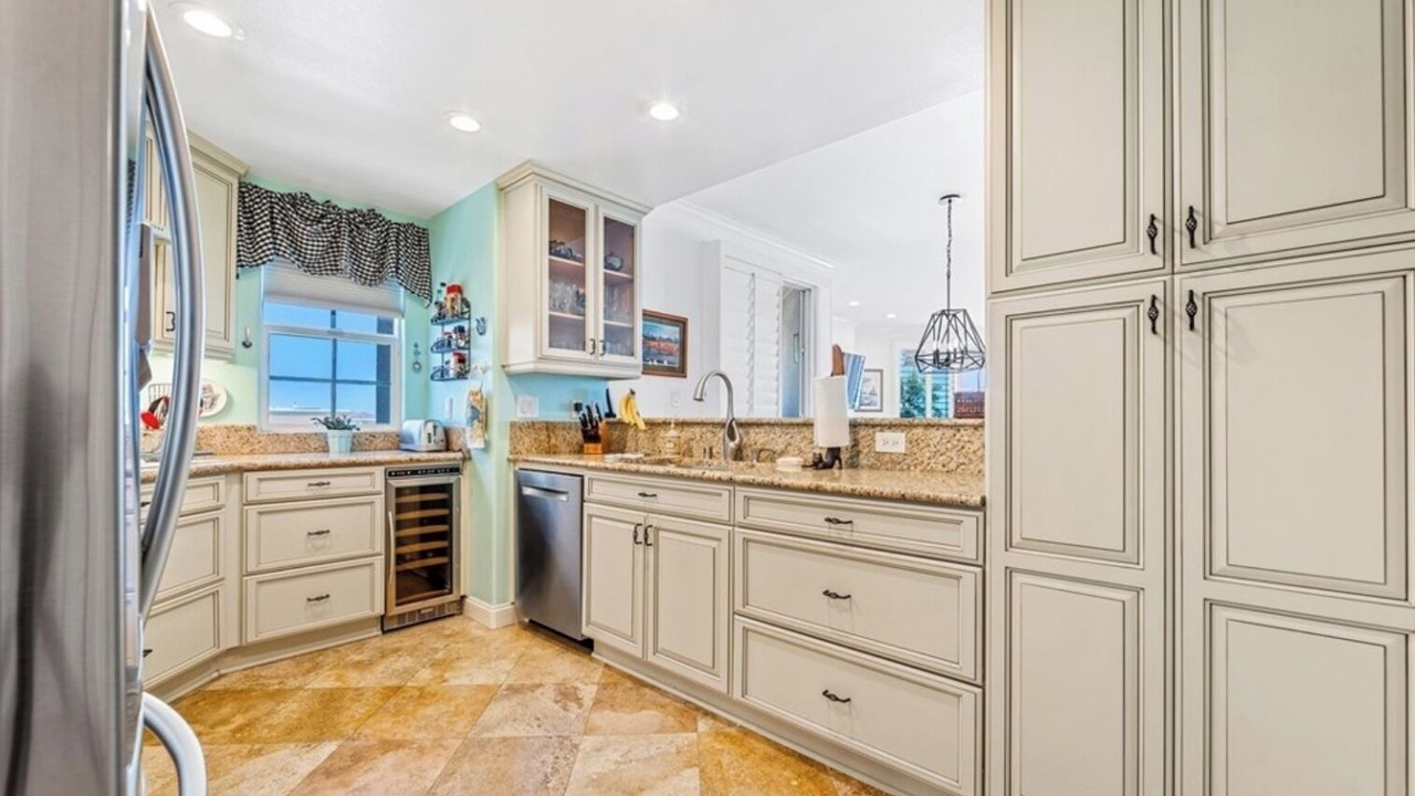 Photo of Kitchen in Alamitos Beach