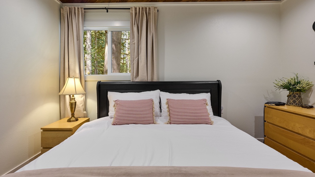 Photo of Bedroom in Rhododendron