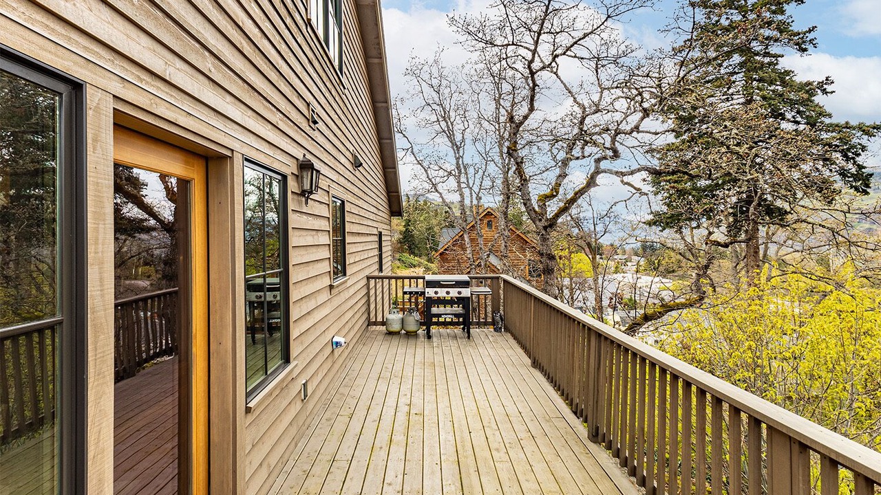 Photo of Patio Balcony in Mosier