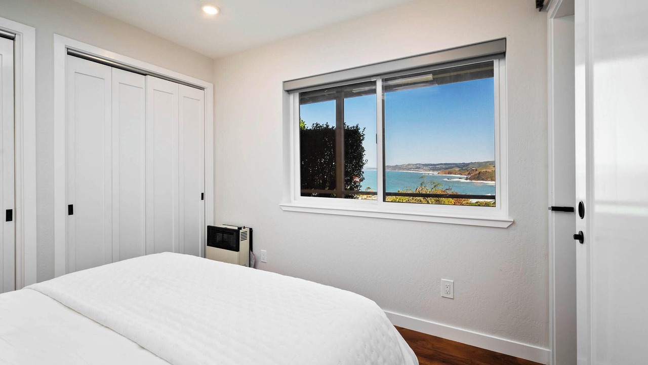 Photo of Bedroom in Pedro Point