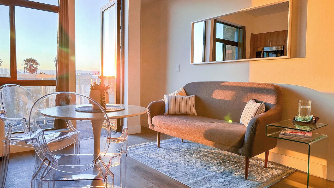 Photo of Livingroom in Wilshire