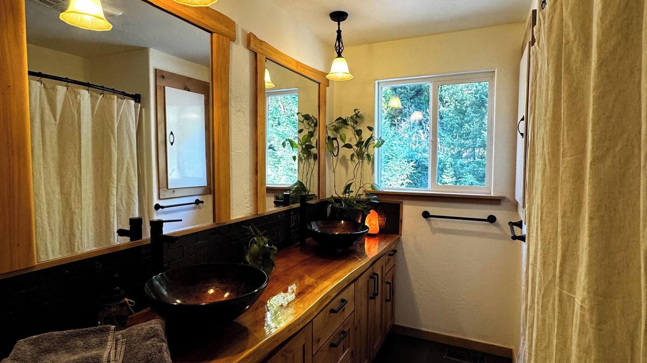 Photo of Bathroom in Cottage Grove