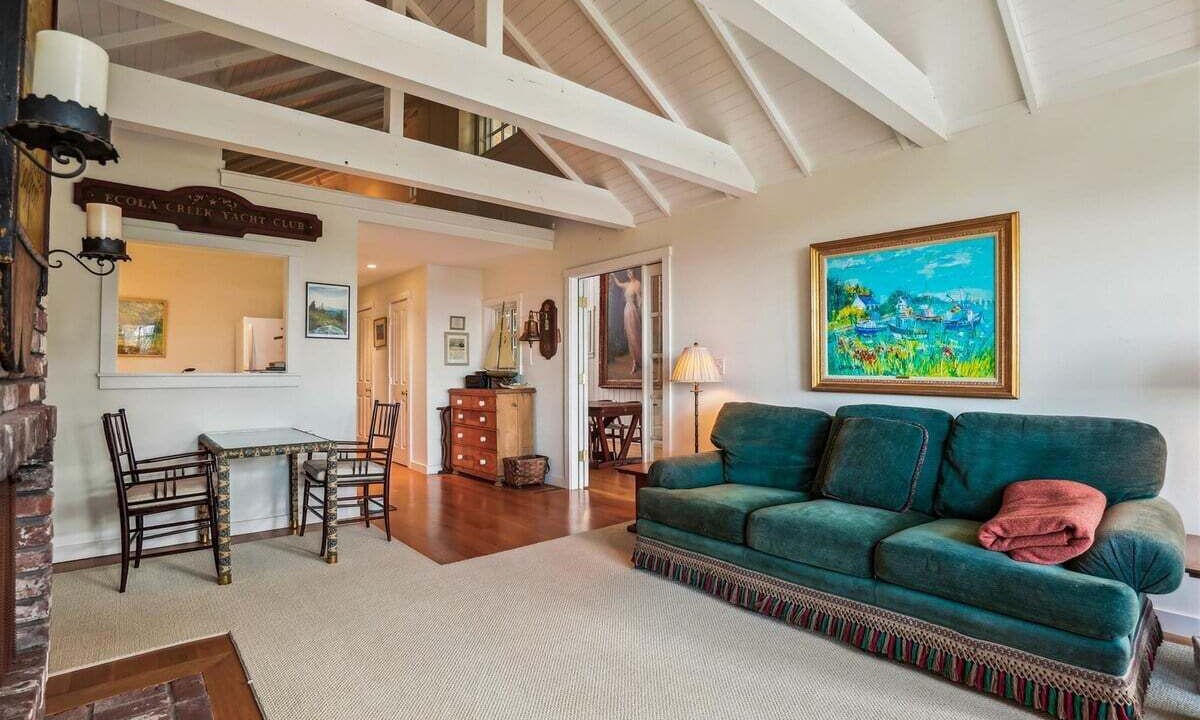 Photo of Bedroom in Downtown Cannon Beach