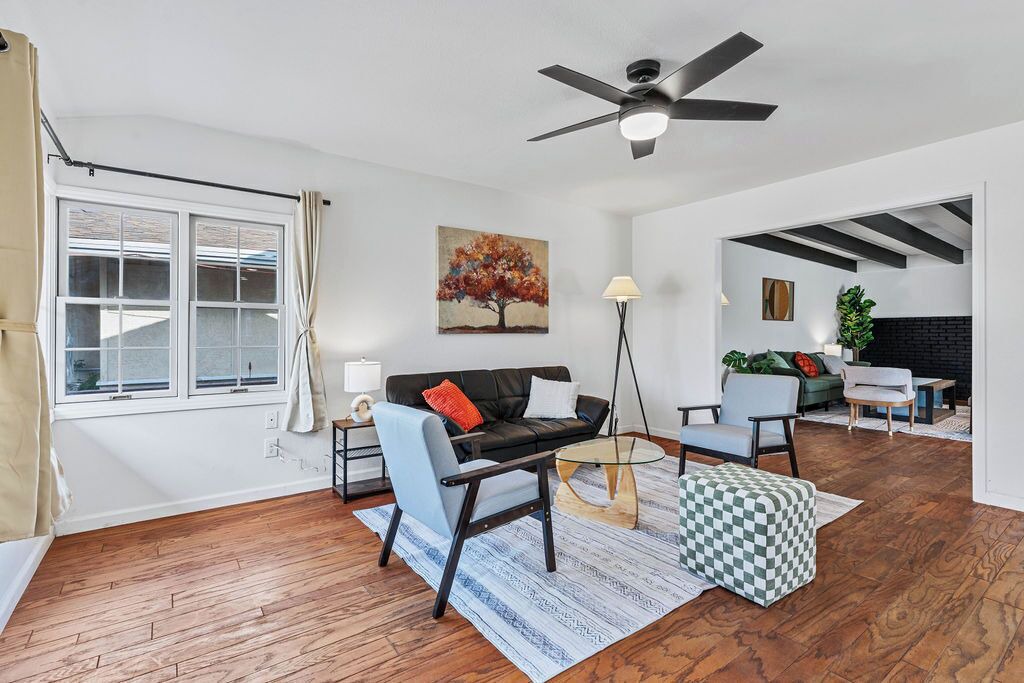 Photo of Livingroom in Northwest Anaheim
