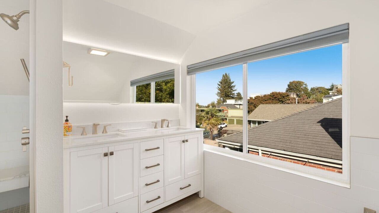 Photo of Bathroom in North Queen Anne