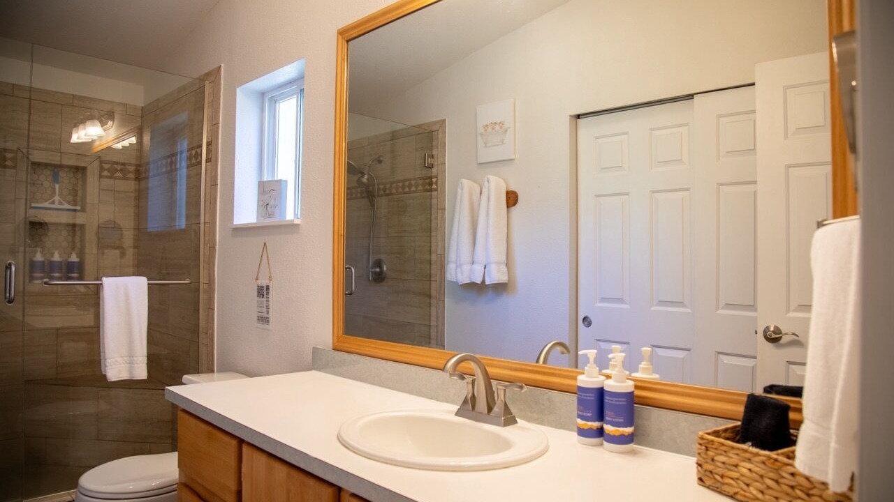 Photo of Bathroom in Sisters