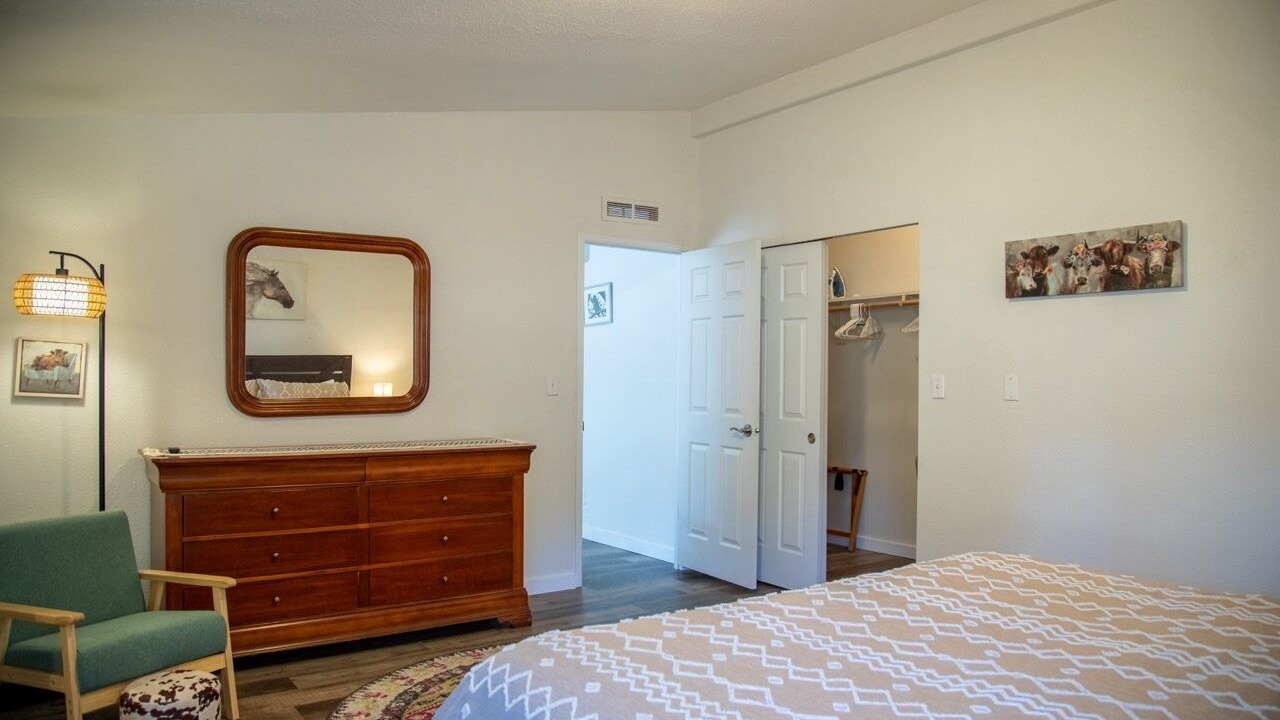 Photo of Bedroom in Sisters