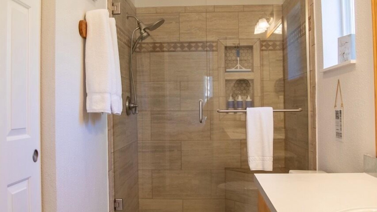 Photo of Bathroom in Sisters