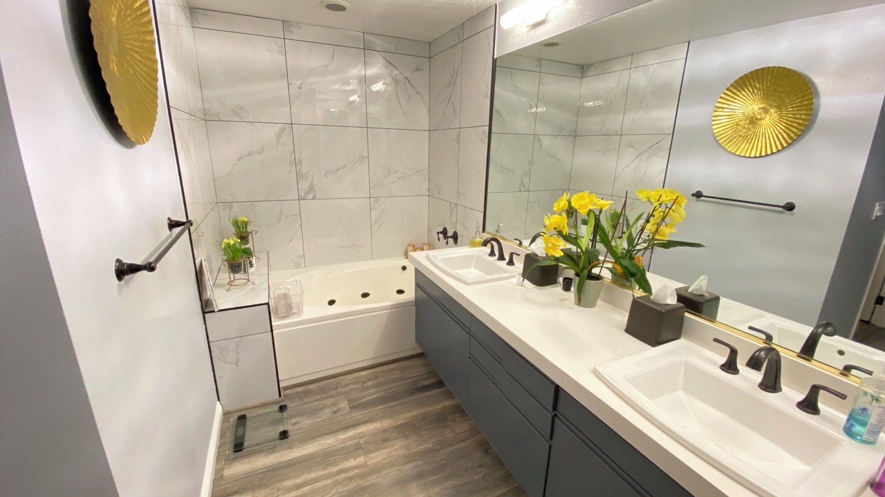 Photo of Bathroom in Alamitos Beach