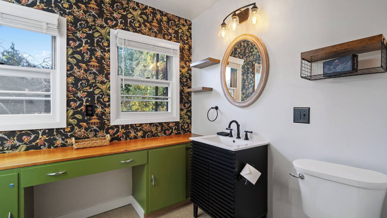 Photo of Bathroom in Starcrest