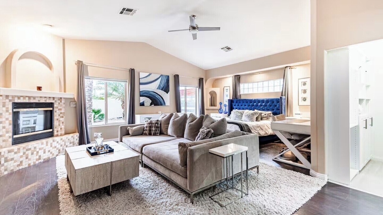 Photo of Livingroom in Spring Valley