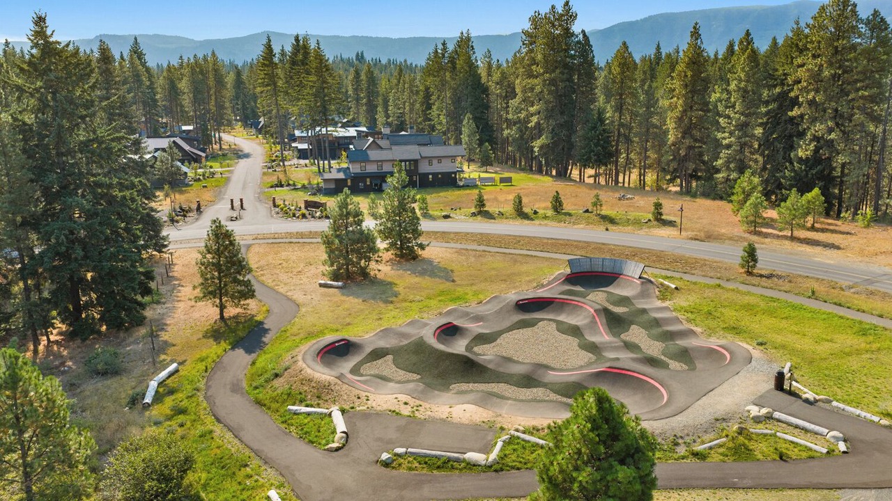 Photo of Outdoor in Ronald