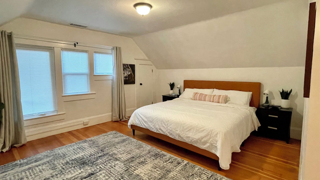 Photo of Bedroom in Hollywood District