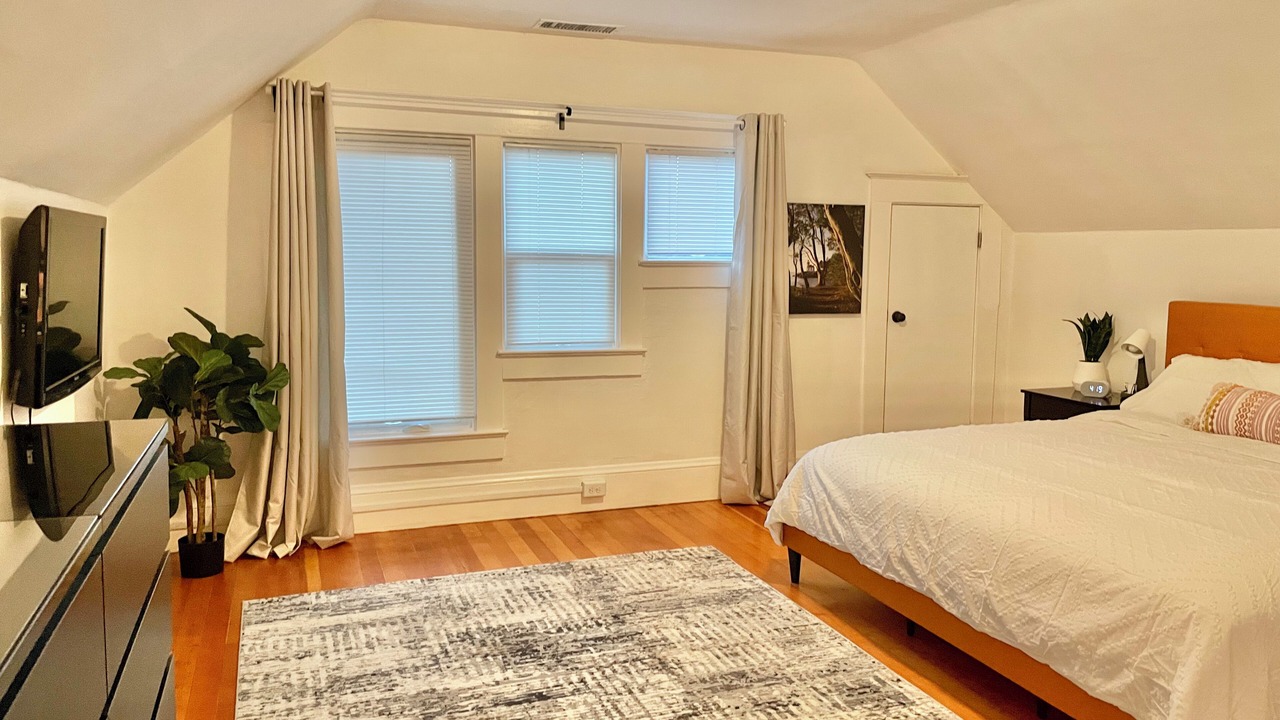 Photo of Bedroom in Hollywood District