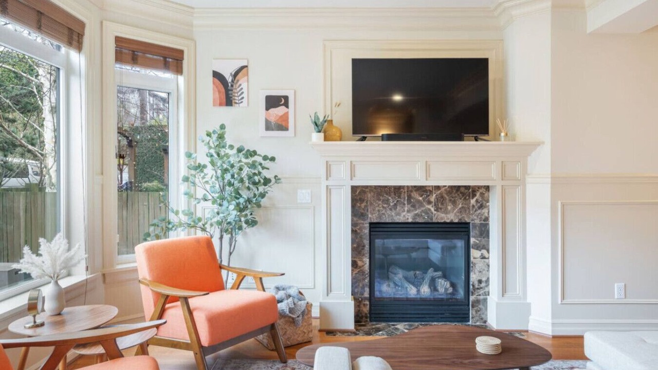 Photo of Livingroom in Lower Queen Anne