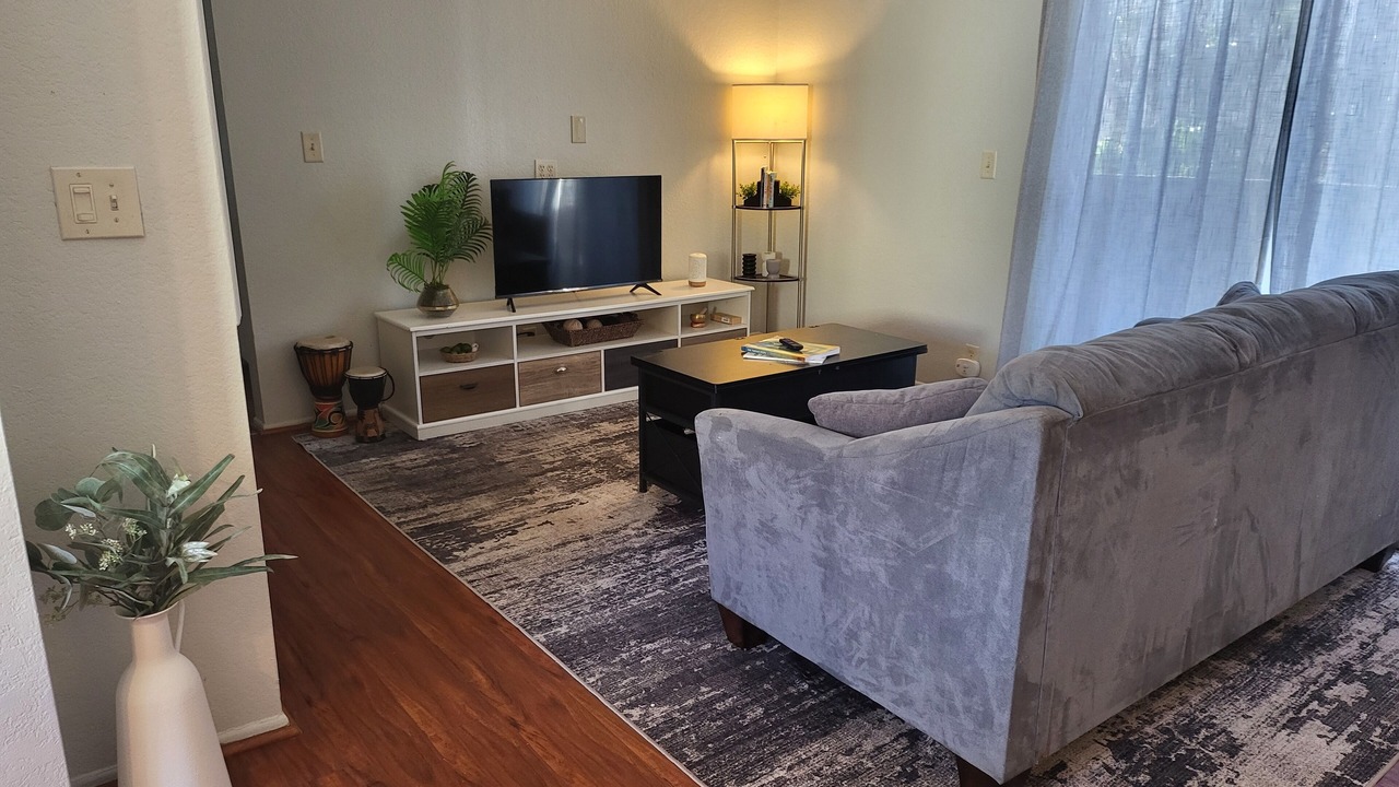 Photo of Livingroom in Circle Area