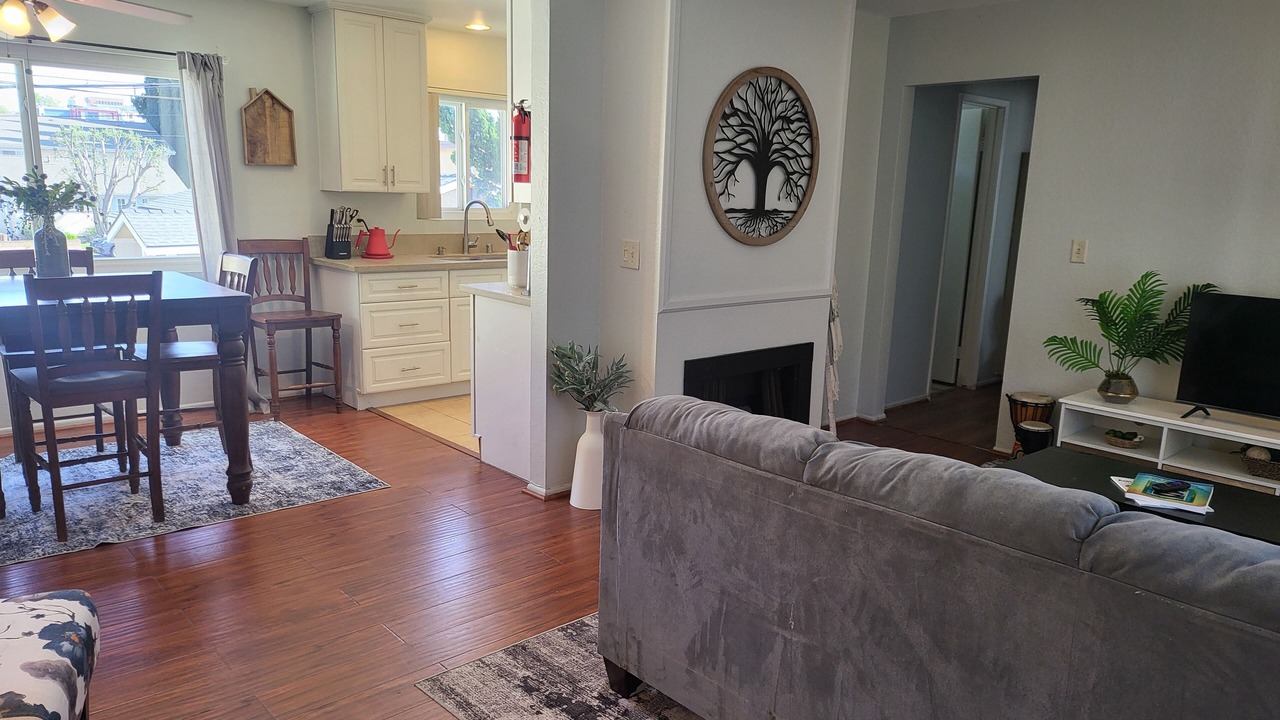 Photo of Livingroom in Circle Area