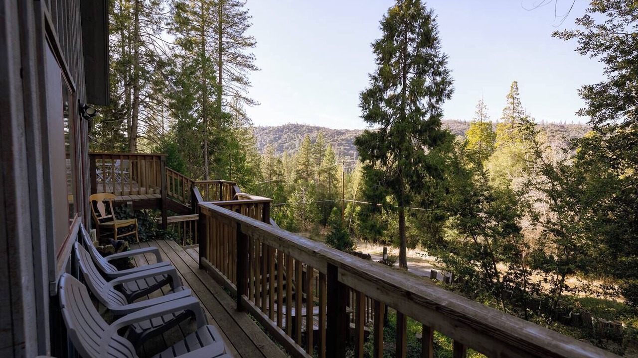 Photo of Others in Oakhurst