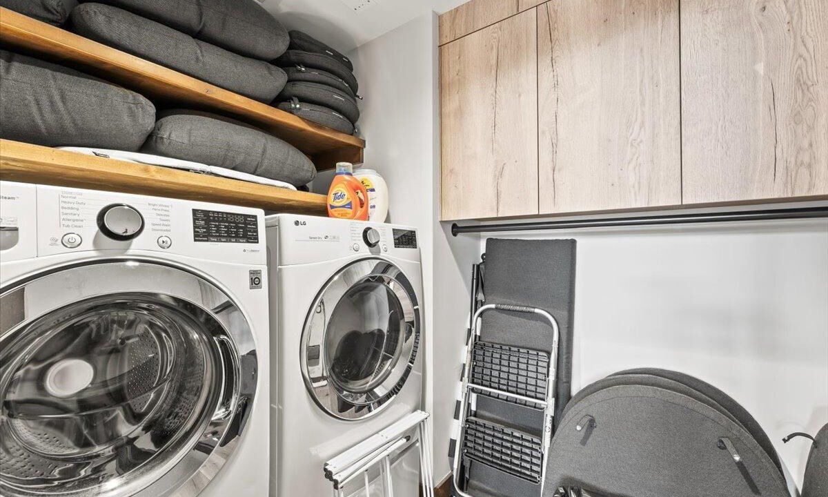 Photo of Others in Stateline