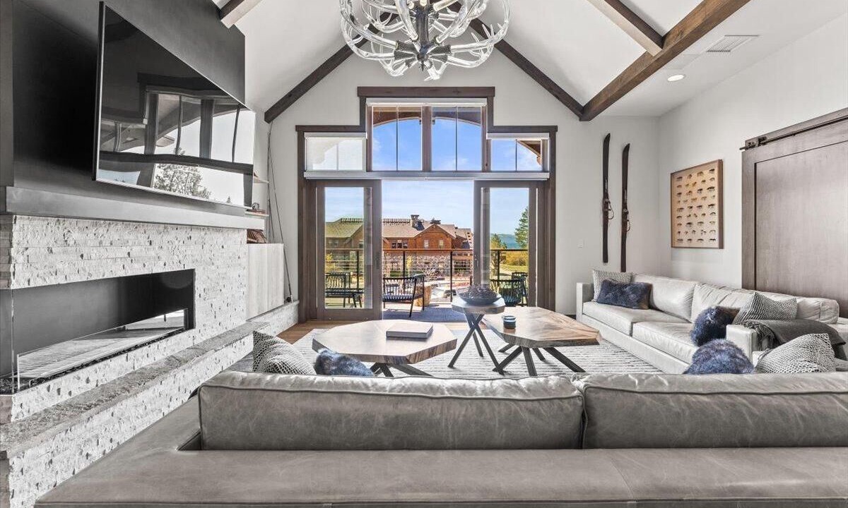 Photo of Livingroom in Stateline