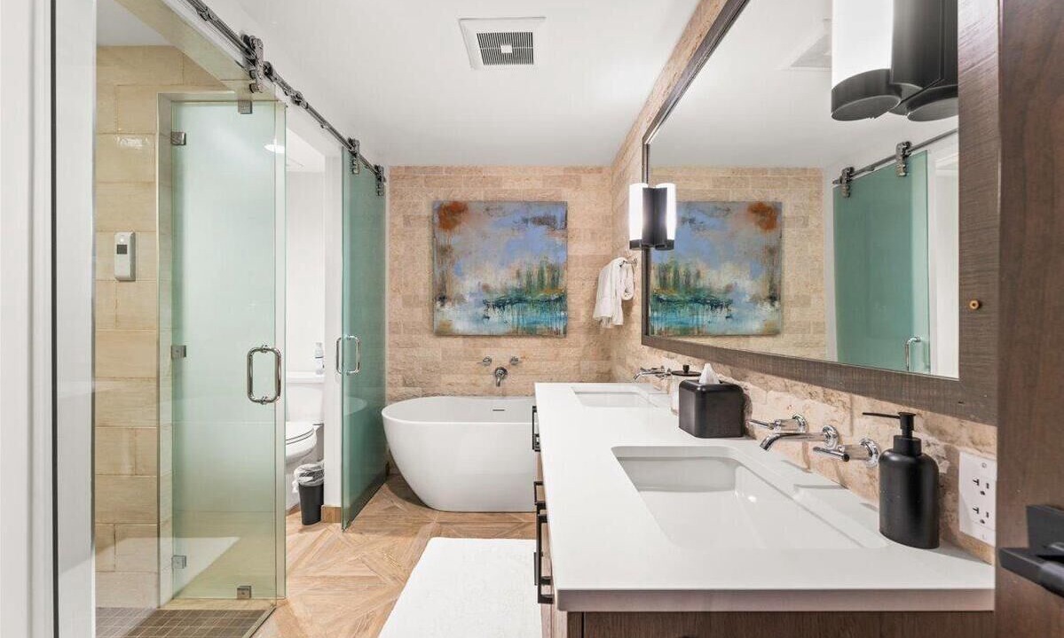 Photo of Bathroom in Stateline