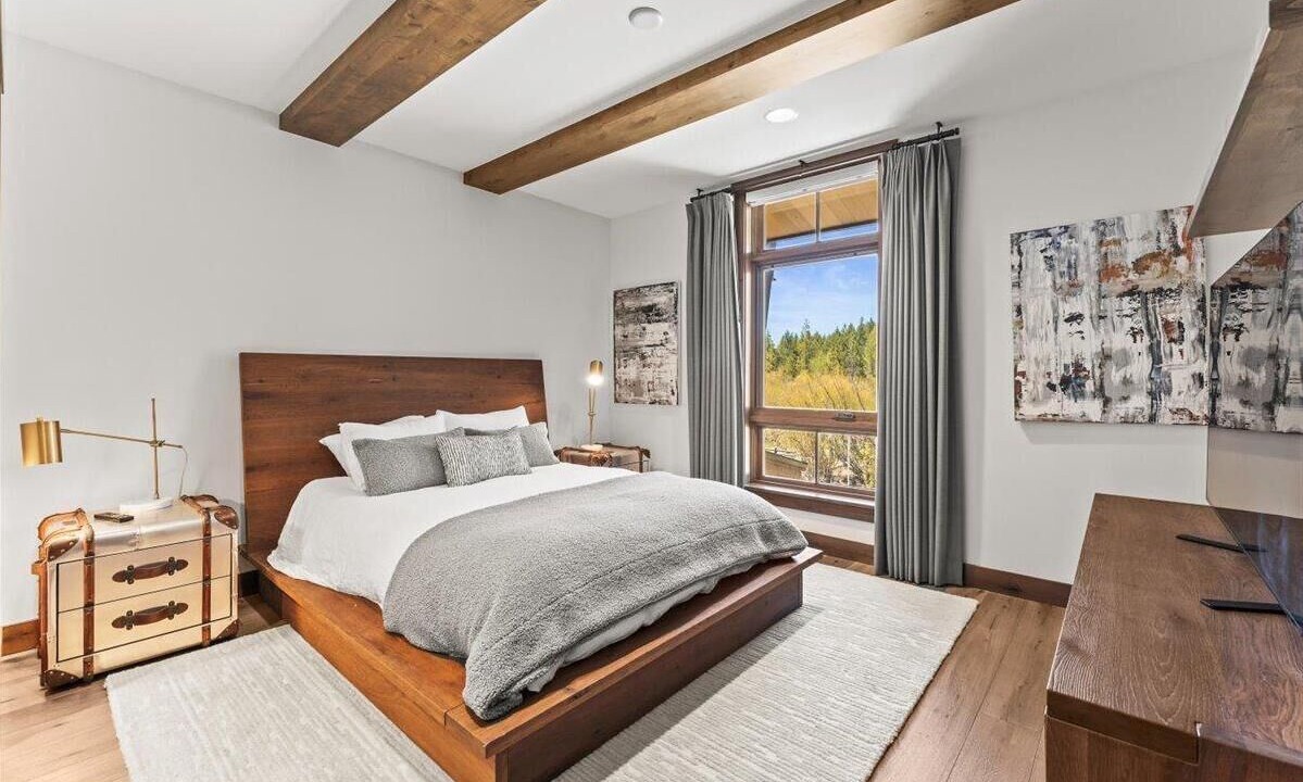 Photo of Bedroom in Stateline