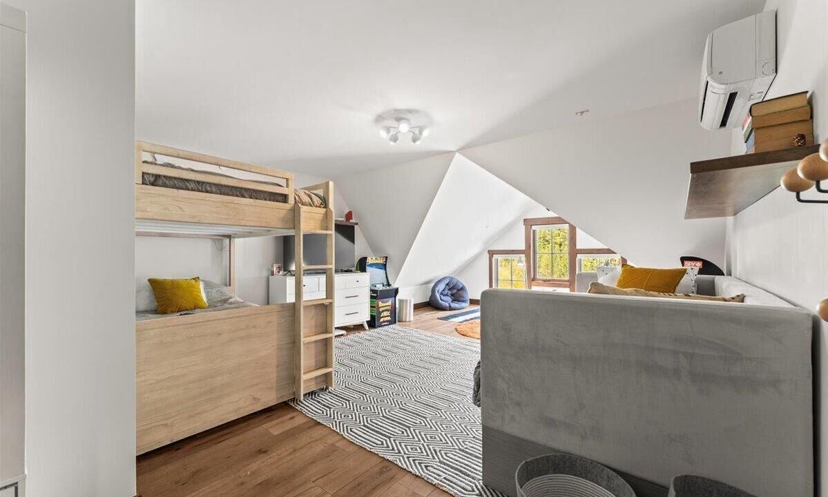 Photo of Bedroom in Stateline