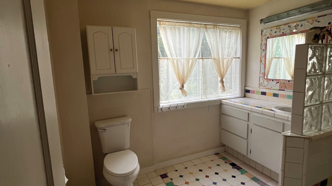 Photo of Bathroom in Waldport