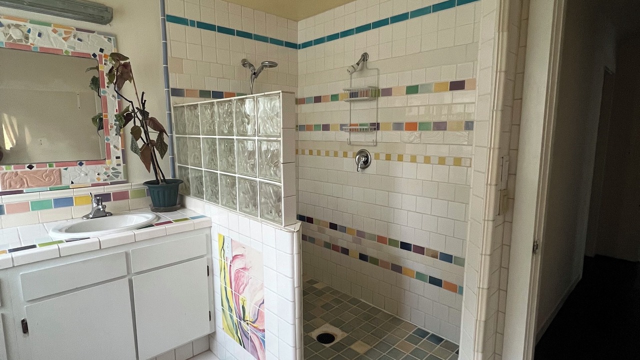 Photo of Bathroom in Waldport