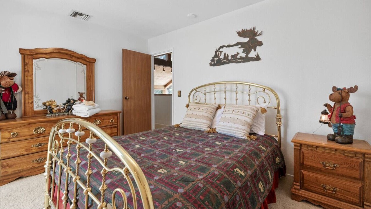 Photo of Bedroom in Upper Moonridge
