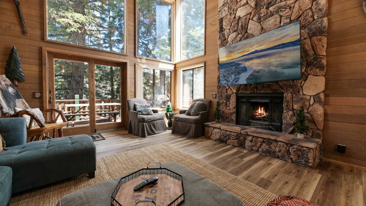 Photo of Livingroom in Upper Moonridge