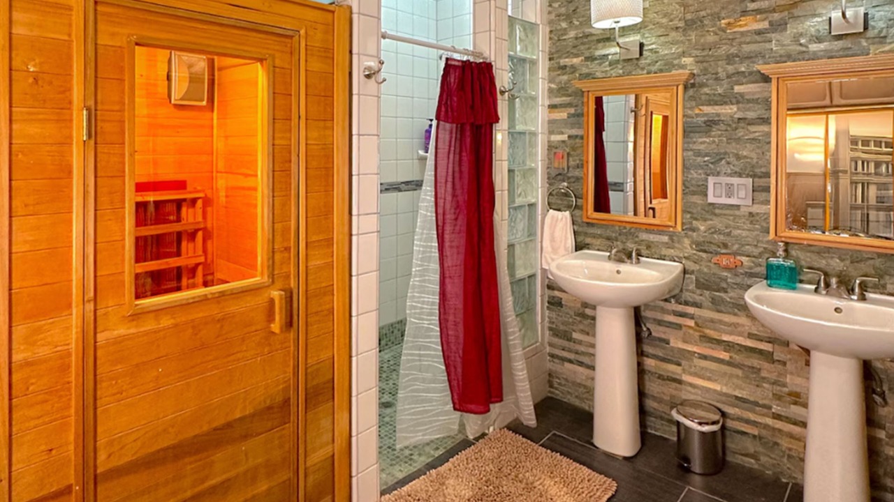Photo of Bathroom in Cloverdale